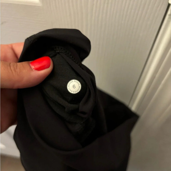 Lululemon Lunar New Year Wunder Under High-Rise Tight 25" ~ Size 6. - Picture 6 of 6